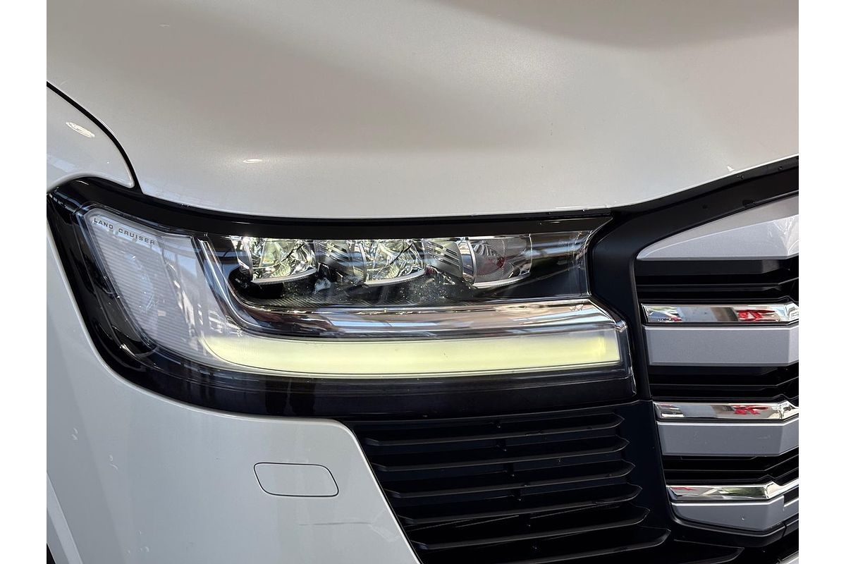 2022 Toyota Landcruiser Sahara FJA300R