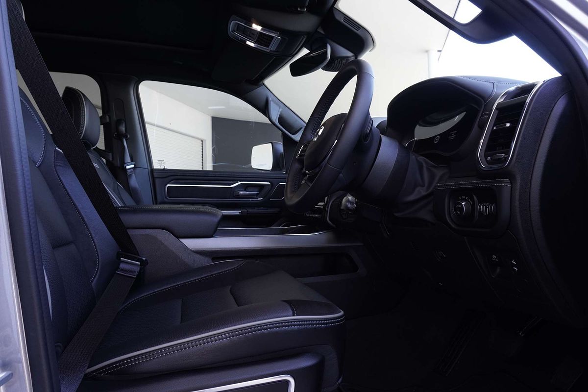 2023 RAM 1500 Laramie Sport RamBox DT 4X4 SWB