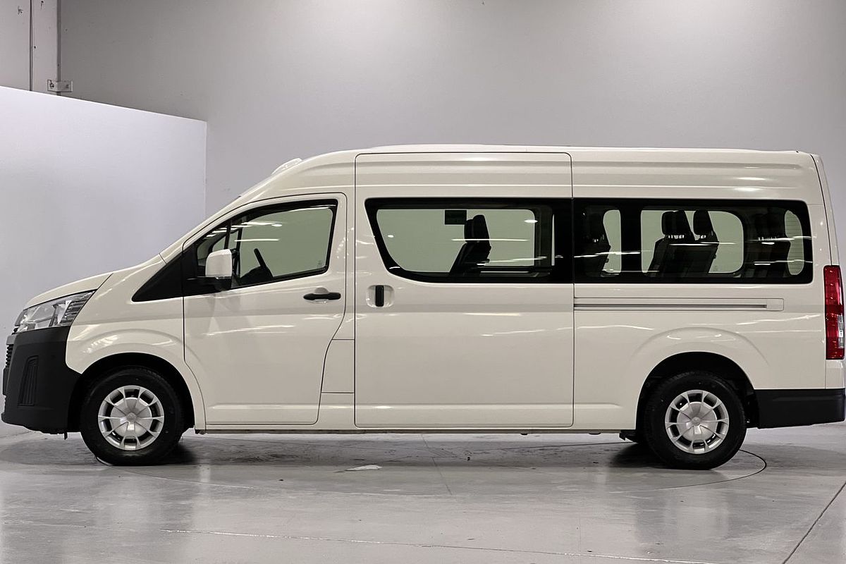 2022 Toyota Hiace Commuter GDH322R