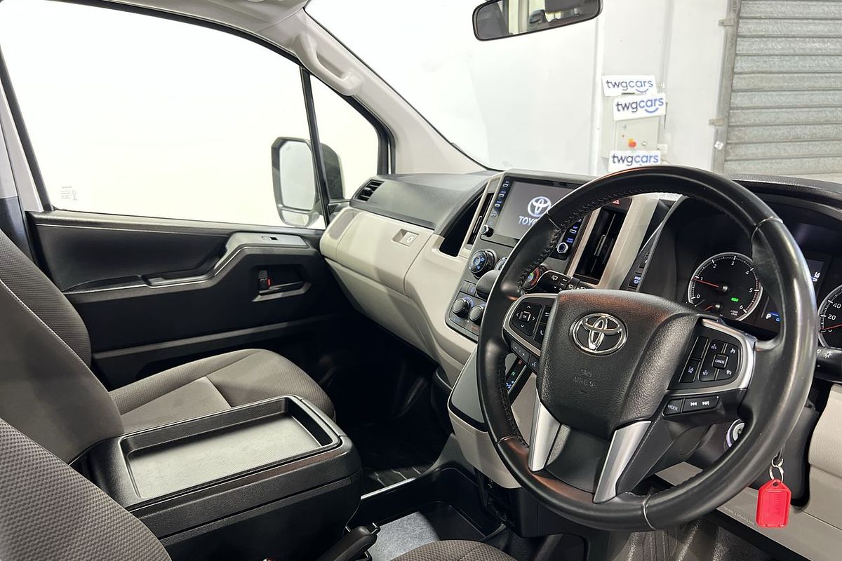 2022 Toyota Hiace Commuter GDH322R