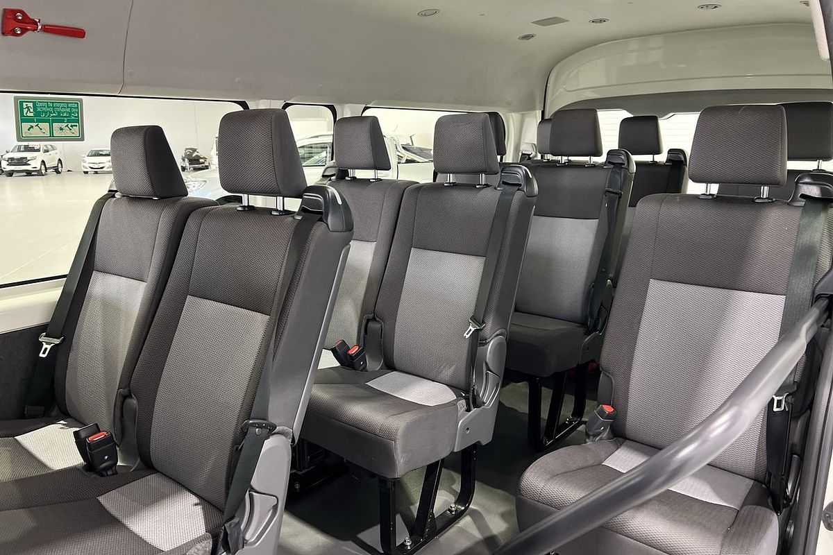 2022 Toyota Hiace Commuter GDH322R