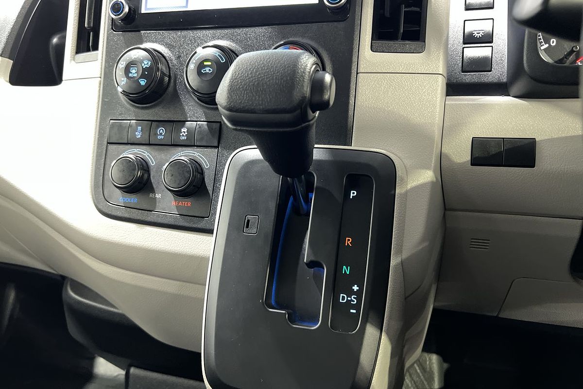 2022 Toyota Hiace Commuter GDH322R