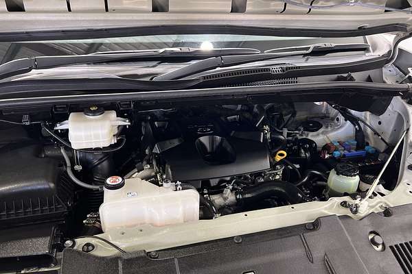 2022 Toyota Hiace Commuter GDH322R