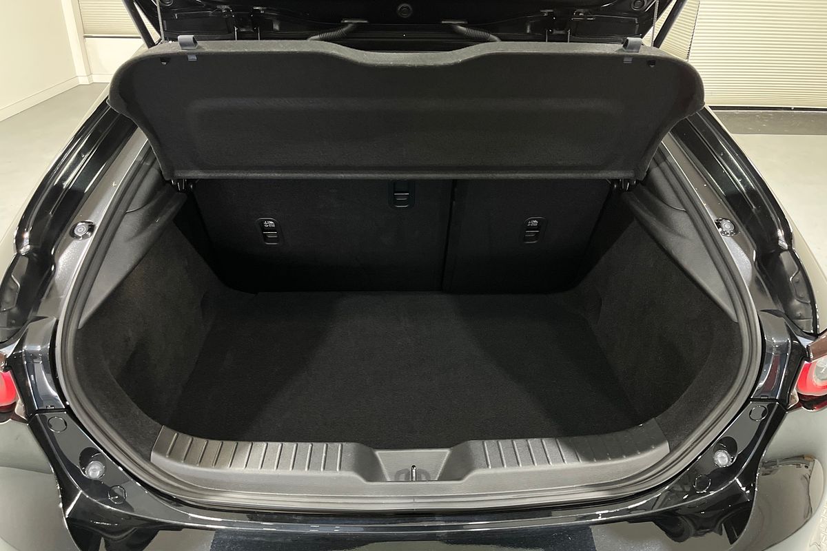 MAZDA3 R 6AUTO HATCH G20 PURE