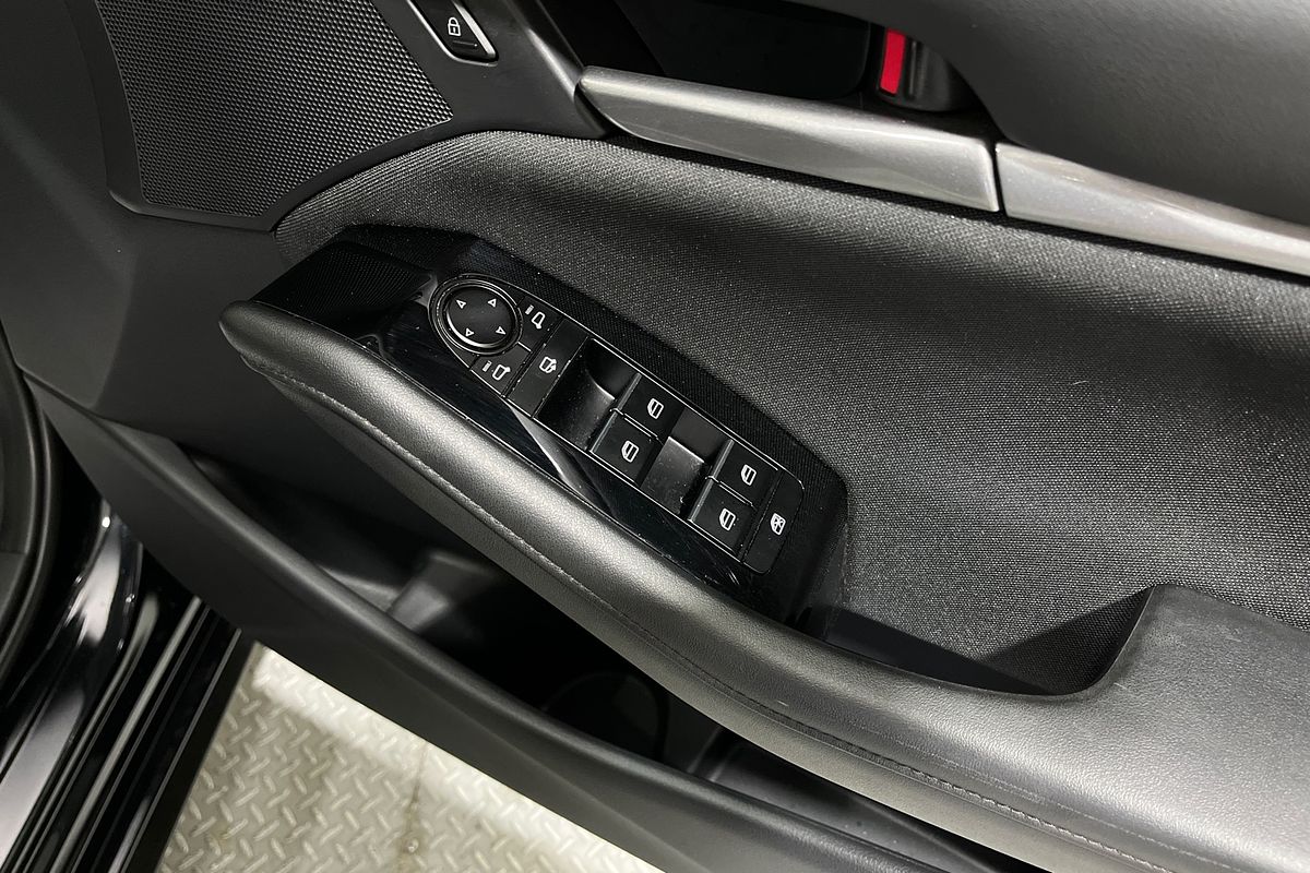 MAZDA3 R 6AUTO HATCH G20 PURE
