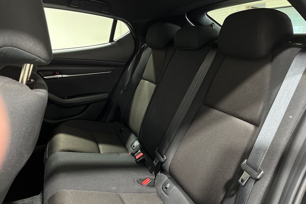 MAZDA3 R 6AUTO HATCH G20 PURE