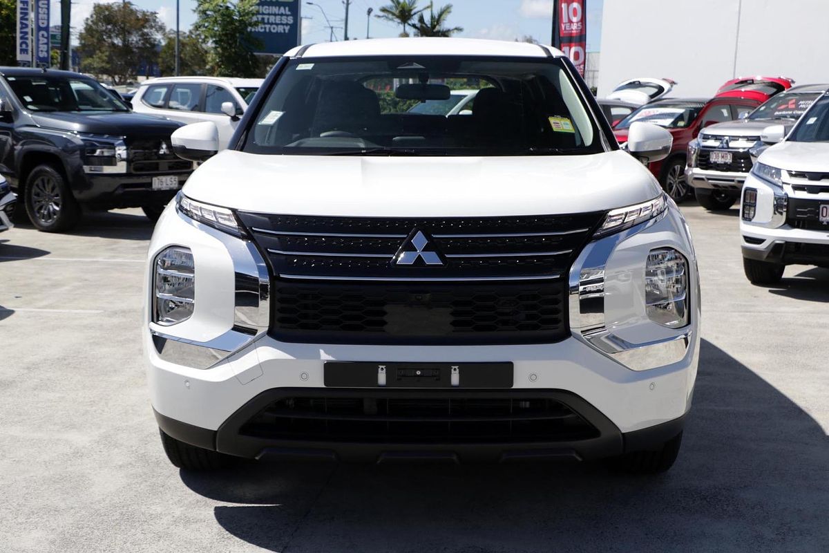2024 Mitsubishi Outlander ES ZM