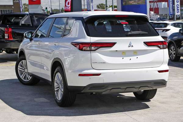 2024 Mitsubishi Outlander ES ZM