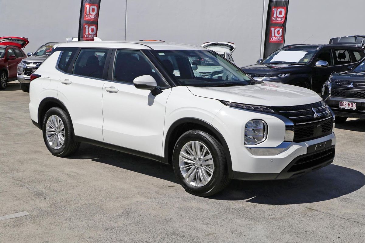 2024 Mitsubishi Outlander ES ZM