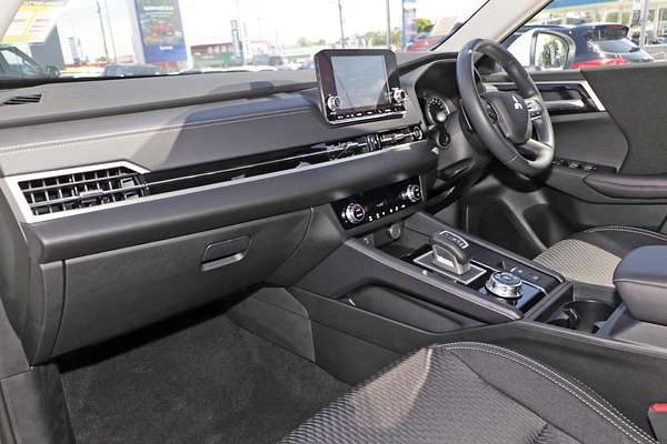 2024 Mitsubishi Outlander ES ZM