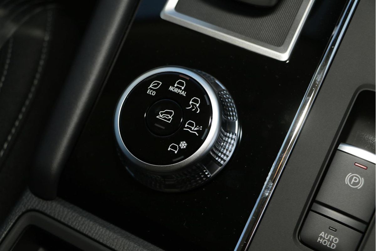2024 Mitsubishi Outlander ES ZM