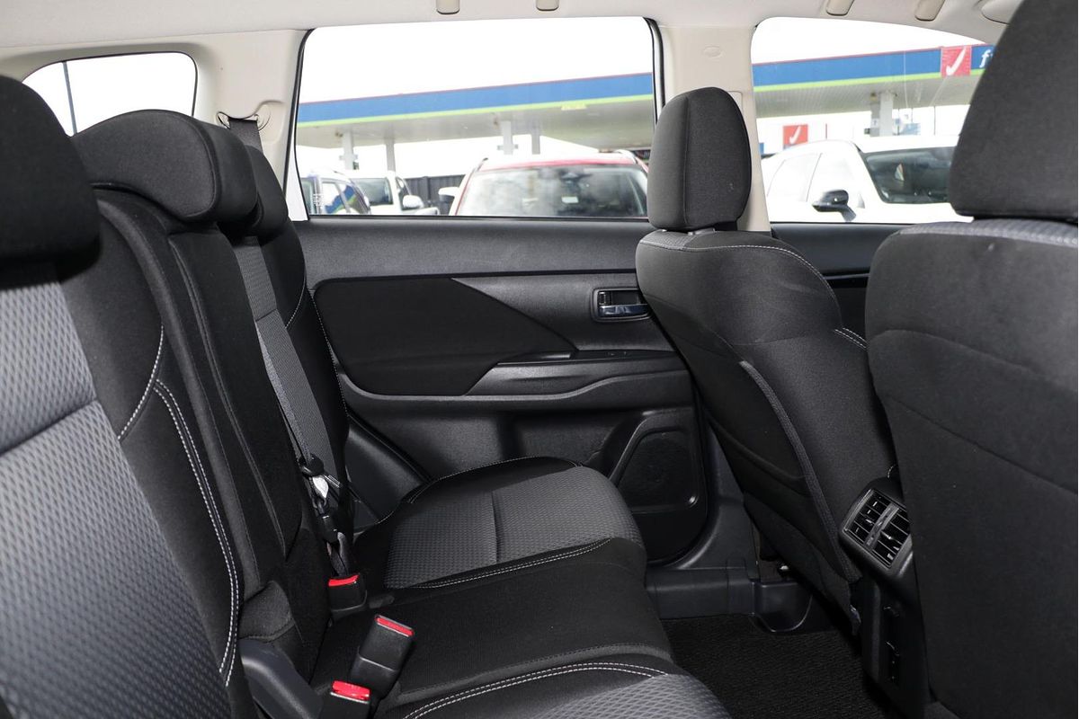 2020 Mitsubishi Outlander ES ZL