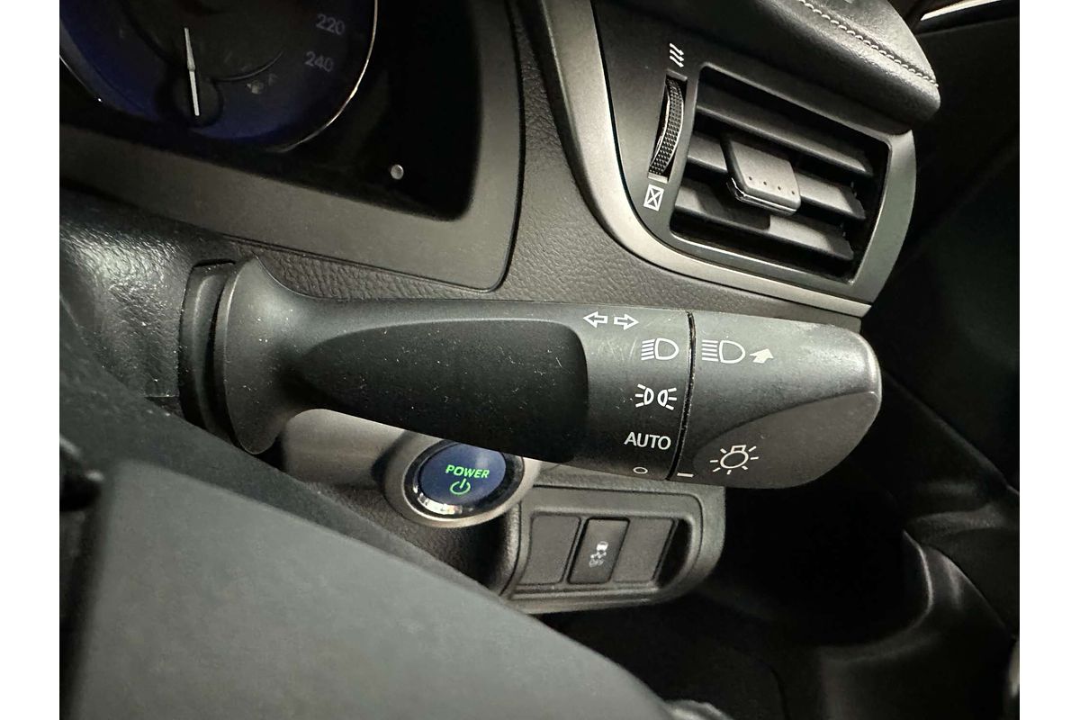 2017 Toyota Camry Atara S AVV50R