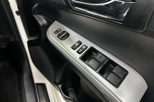 2017 Toyota Camry Atara S AVV50R