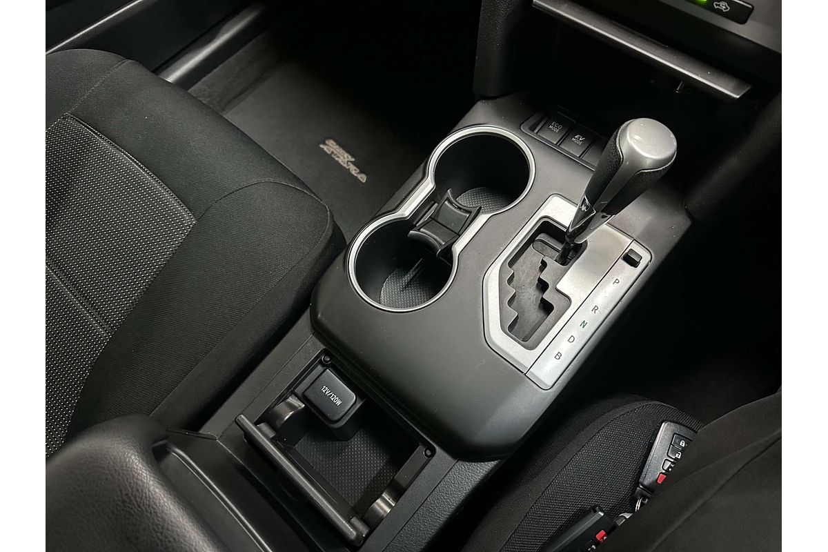 2017 Toyota Camry Atara S AVV50R