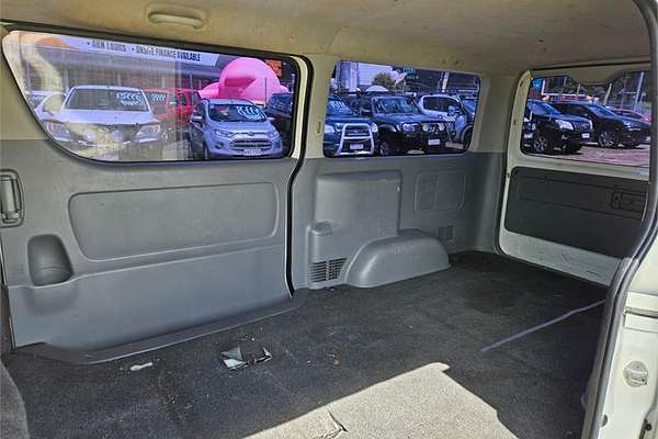 2005 Toyota Hiace TRH214W