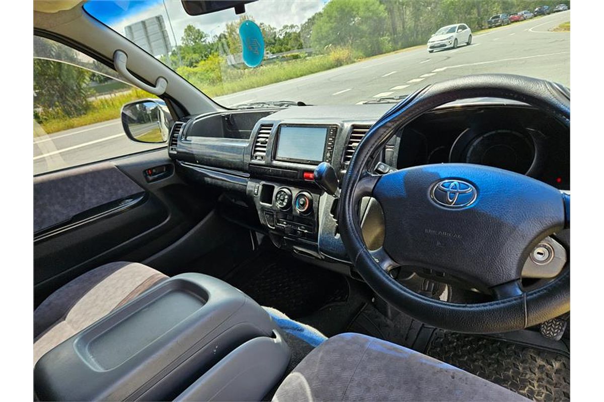 2005 Toyota Hiace TRH214W