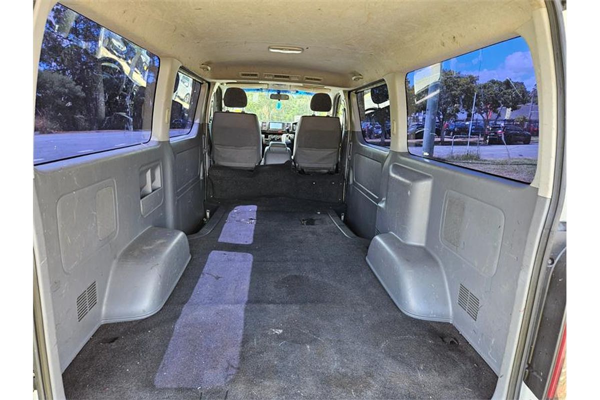 2005 Toyota Hiace TRH214W