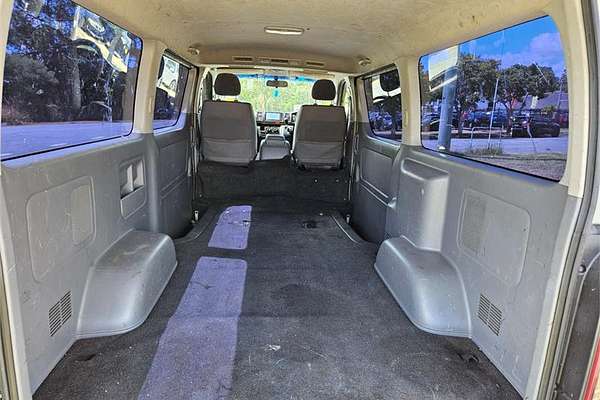 2005 Toyota Hiace TRH214W