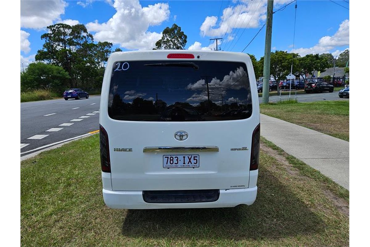 2005 Toyota Hiace TRH214W