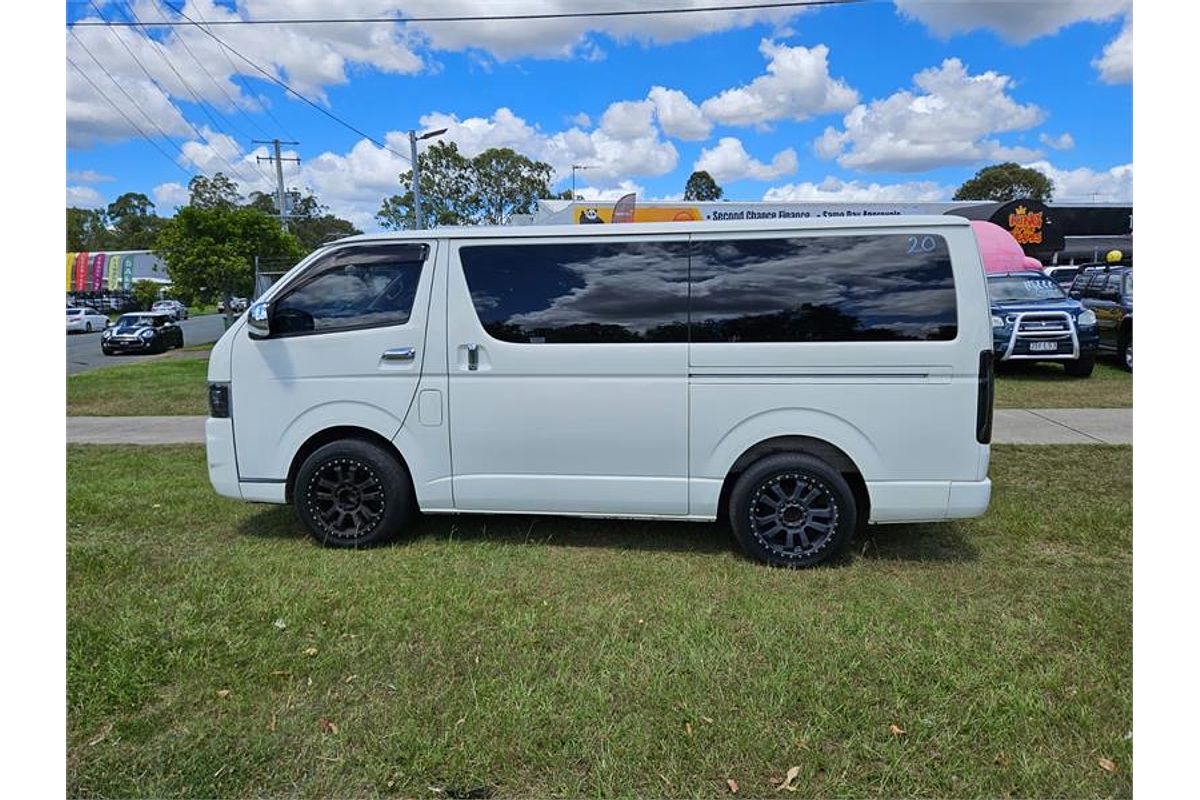 2005 Toyota Hiace TRH214W