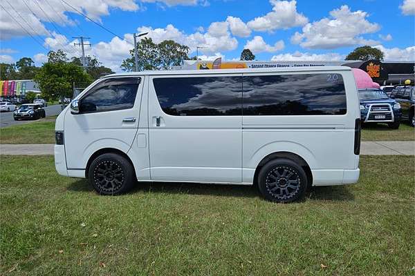 2005 Toyota Hiace TRH214W