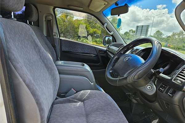 2005 Toyota Hiace TRH214W