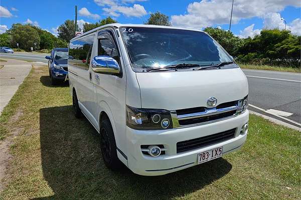 2005 Toyota Hiace TRH214W