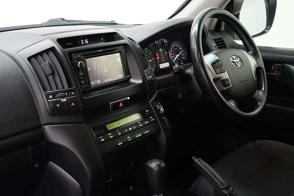 2012 Toyota Landcruiser GXL URJ202R