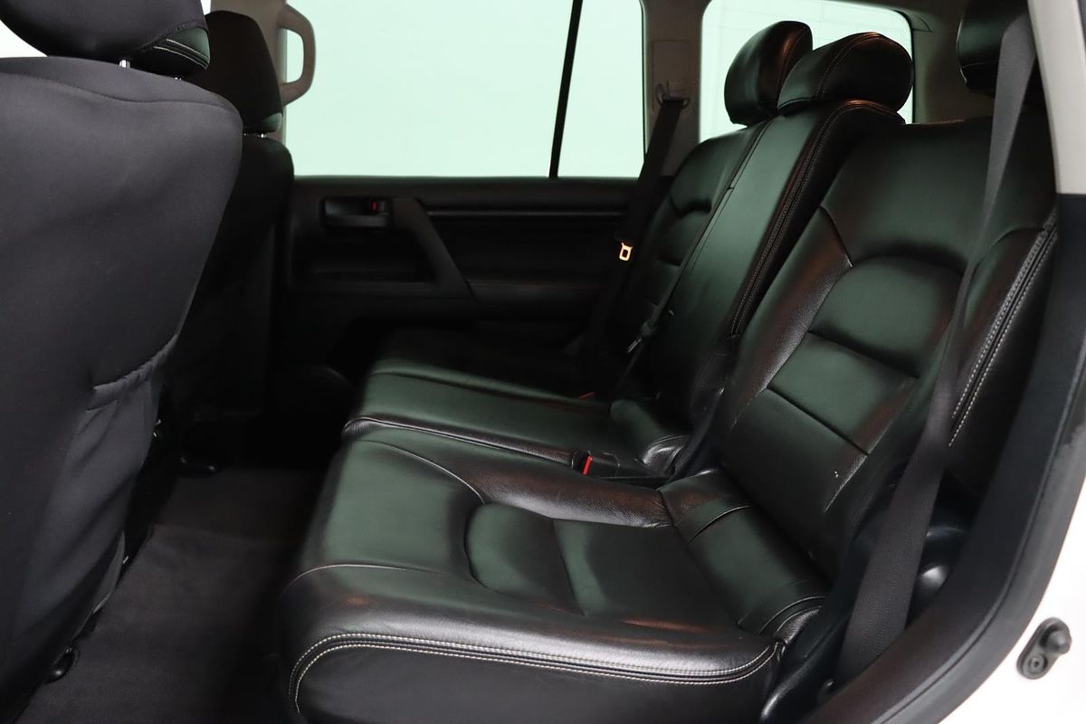 2012 Toyota Landcruiser GXL URJ202R