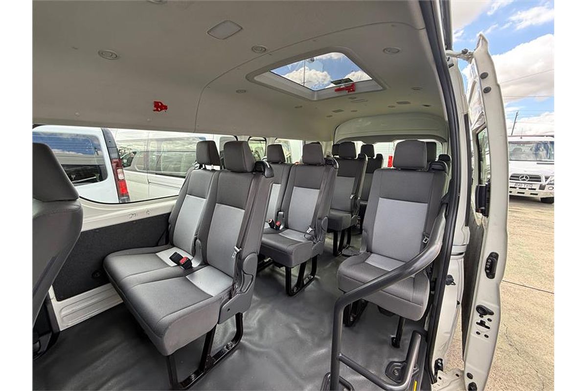 2019 Toyota Hiace Commuter GDH322R