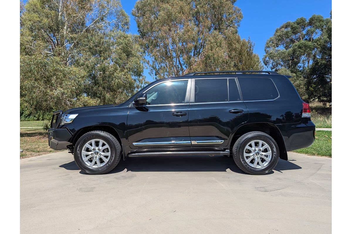 2019 Toyota LandCruiser Sahara VDJ200R