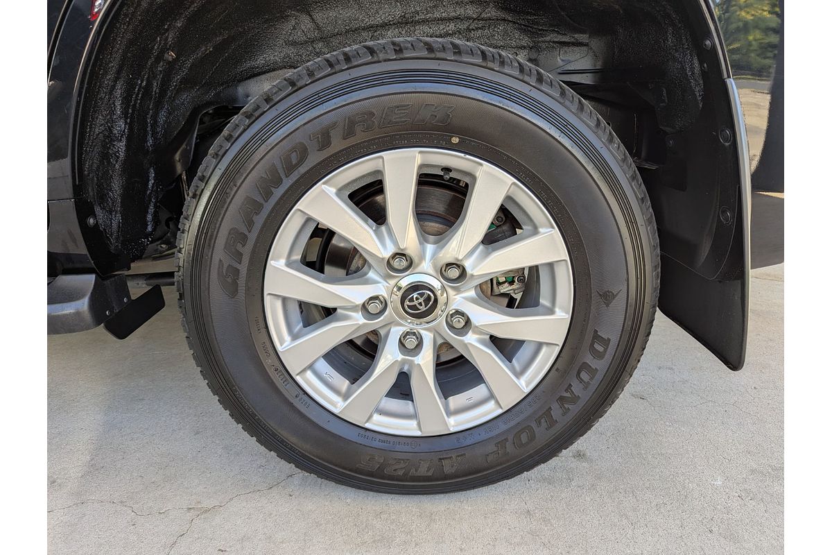 2019 Toyota LandCruiser Sahara VDJ200R