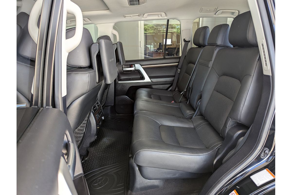 2019 Toyota LandCruiser Sahara VDJ200R
