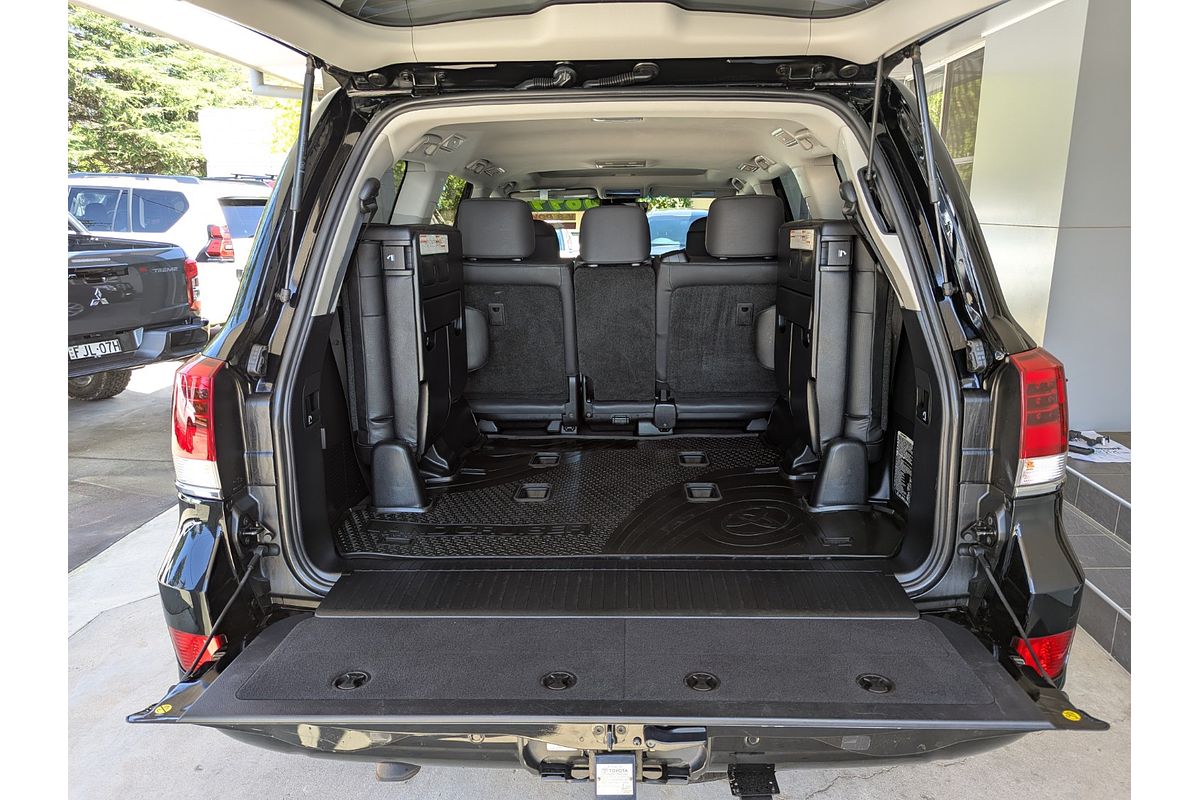 2019 Toyota LandCruiser Sahara VDJ200R