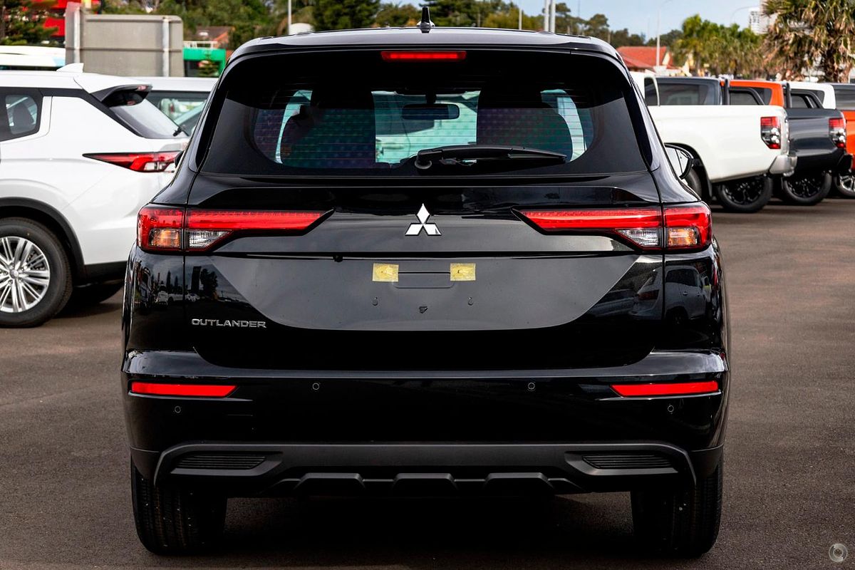 2024 Mitsubishi Outlander ES ZM
