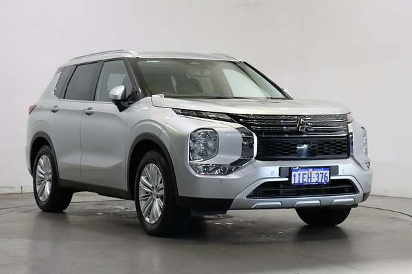 2024 Mitsubishi Outlander LS ZM