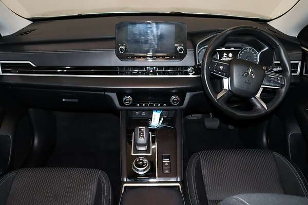 2024 Mitsubishi Outlander LS ZM