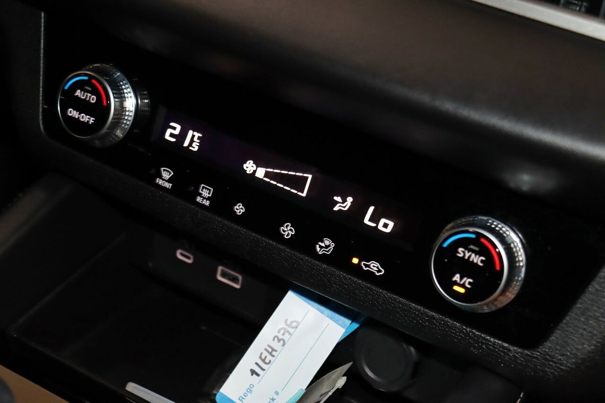 2024 Mitsubishi Outlander LS ZM