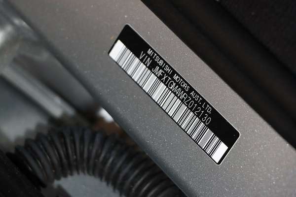 2024 Mitsubishi Outlander LS ZM