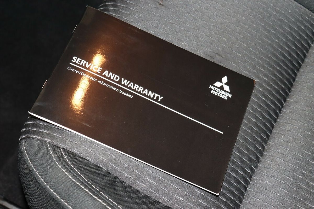 2024 Mitsubishi Outlander LS ZM
