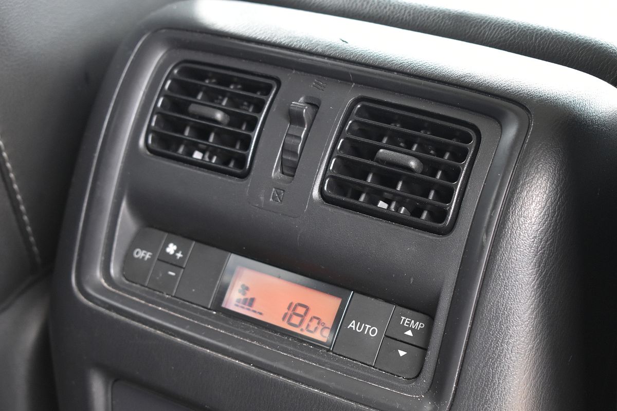 2013 Nissan Pathfinder ST-L R52