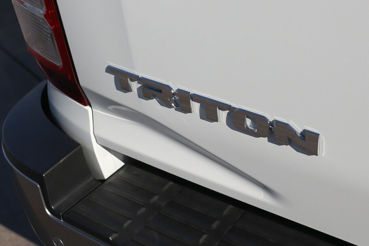 2024 Mitsubishi Triton GLX MV 4X4