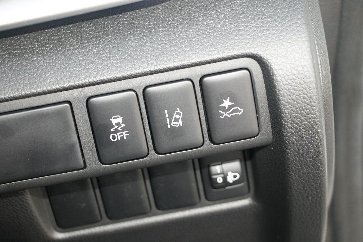 2024 Mitsubishi Eclipse Cross LS YB