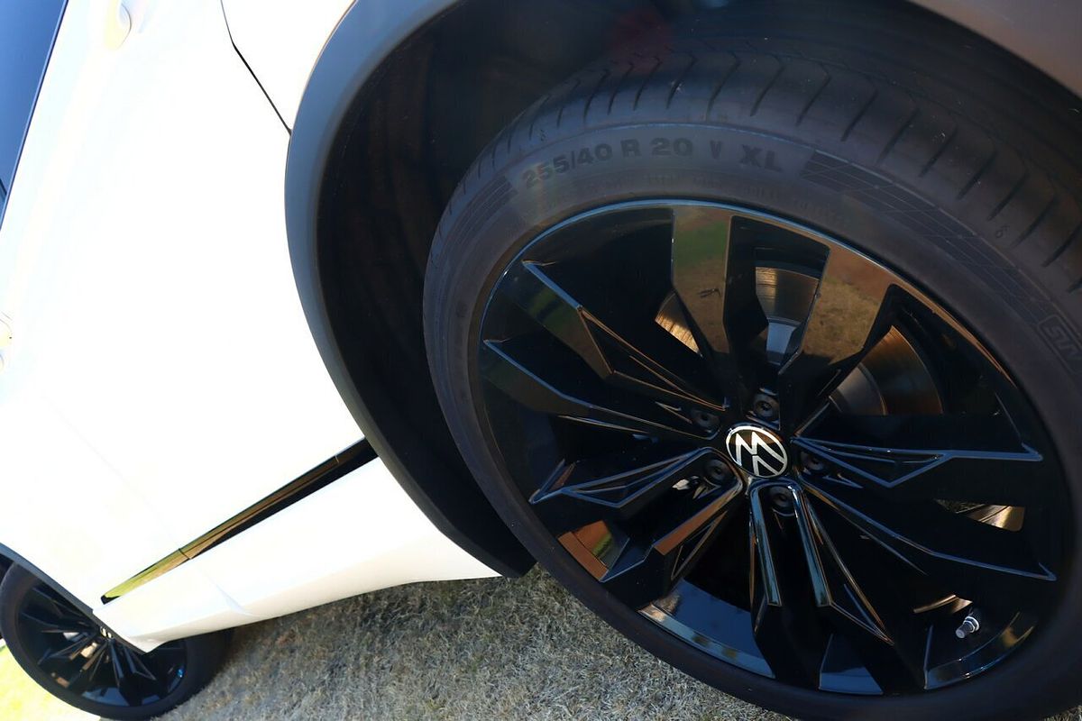2024 Volkswagen Tiguan Wolfsburg Edition Allspace 5N