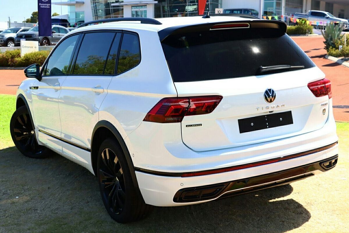 2024 Volkswagen Tiguan Wolfsburg Edition Allspace 5N