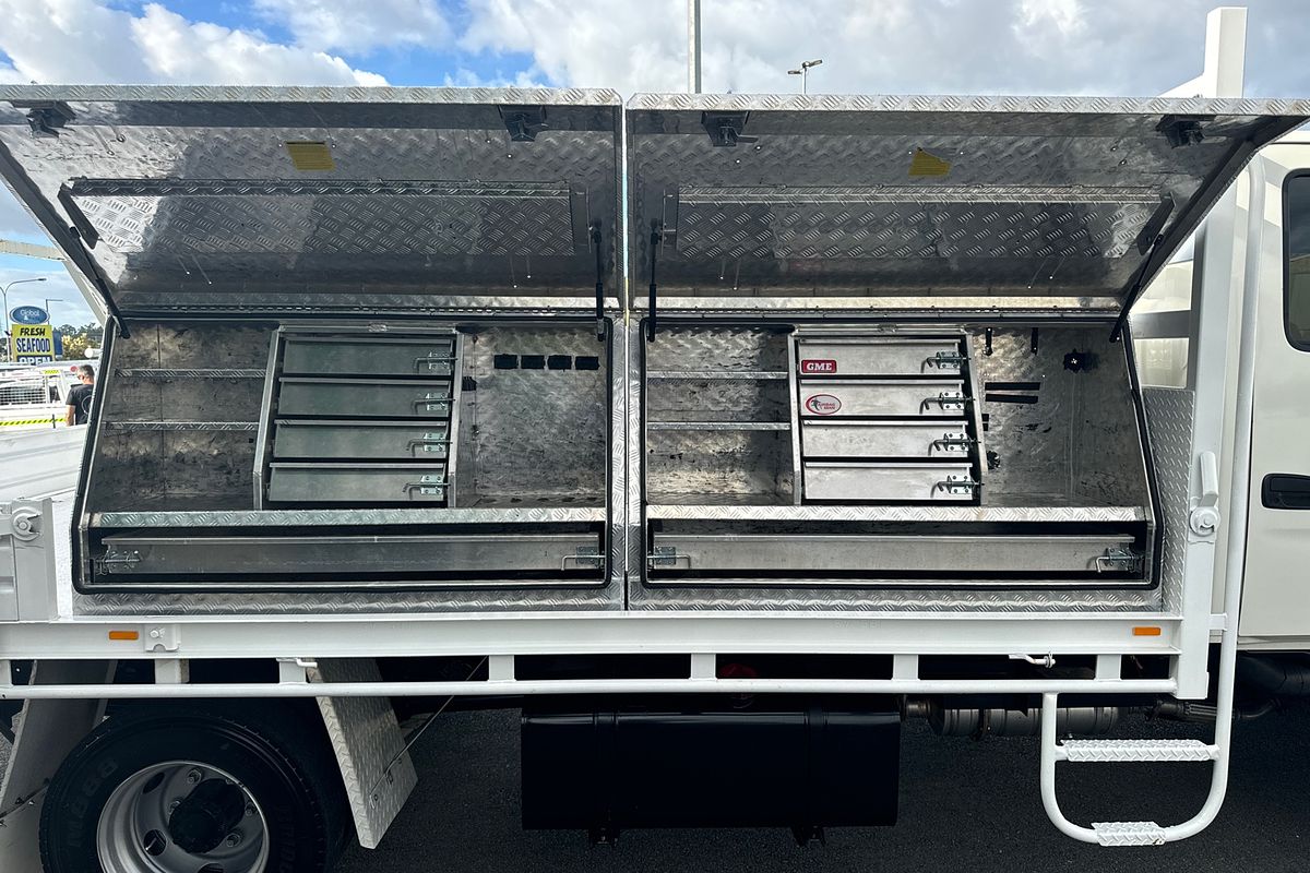 2021 Hino 300 Series 721 Crew 4x2