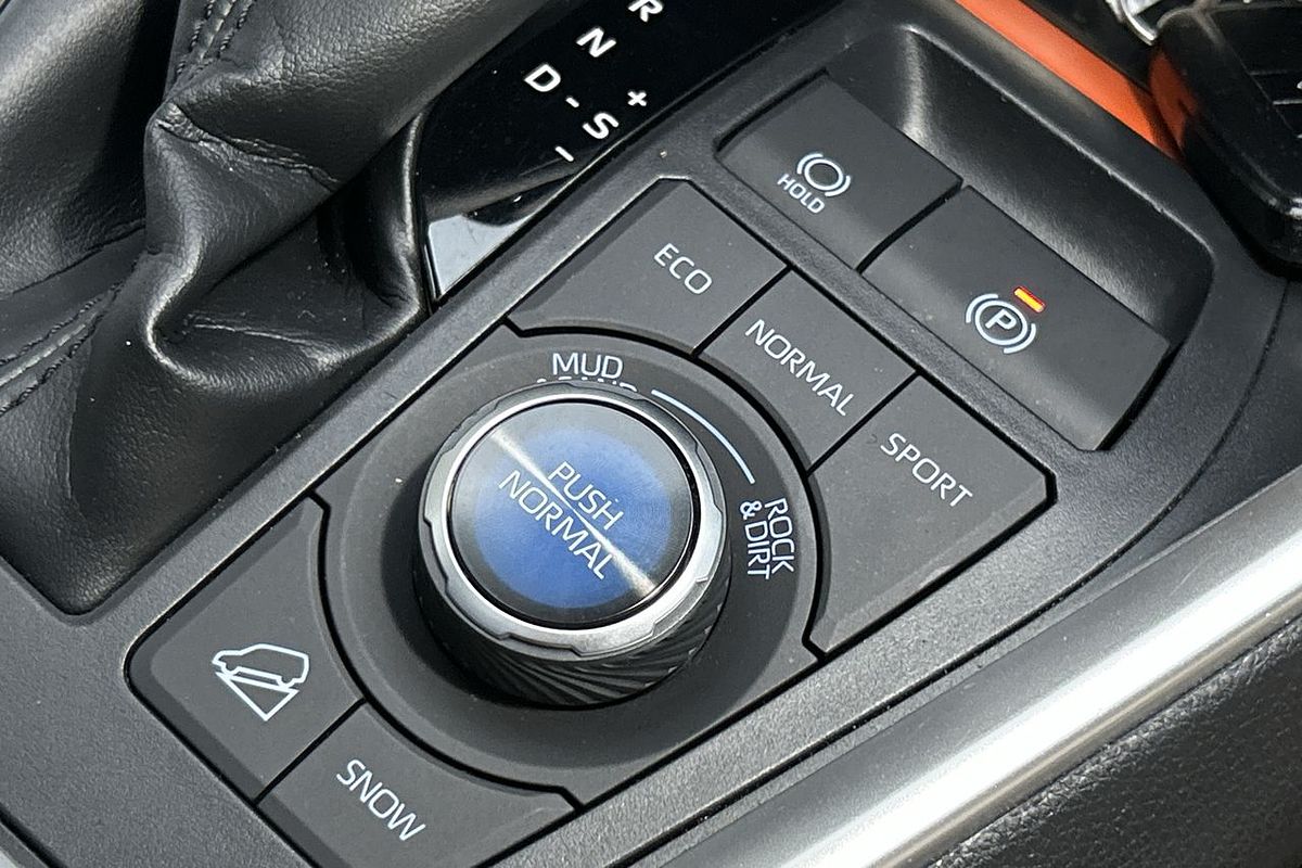 2020 Toyota RAV4 Edge AXAA54R