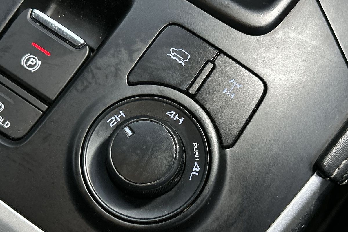 2023 Isuzu MU-X LS-M