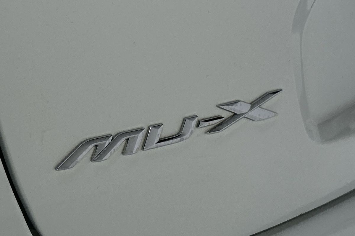 2023 Isuzu MU-X LS-M